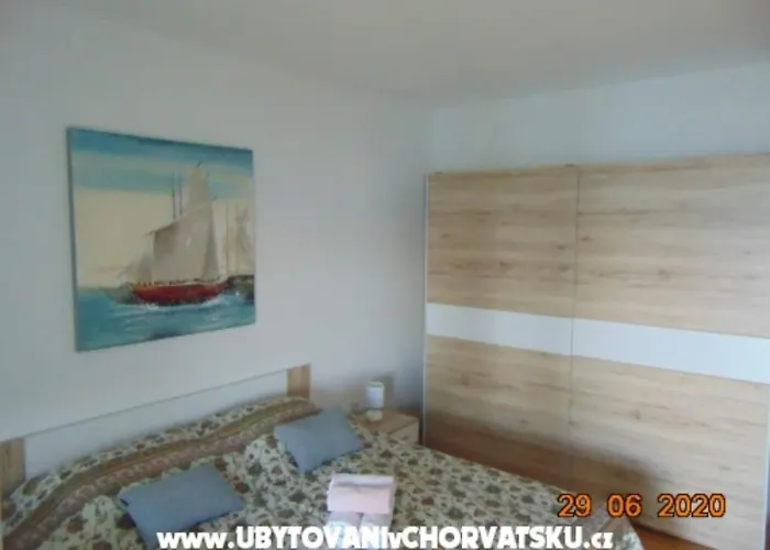 Three-bedroom トロギール