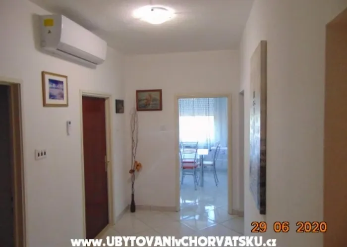Three-bedroom Apartamento *